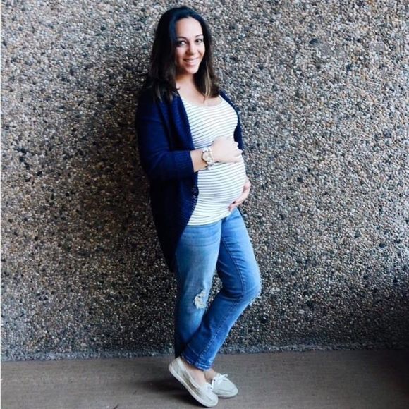 🎉🎉 HOST PICK 🎉🎉 A Pea In The Pod Knit Navy Blue Cardigan - Picture 1 of 4